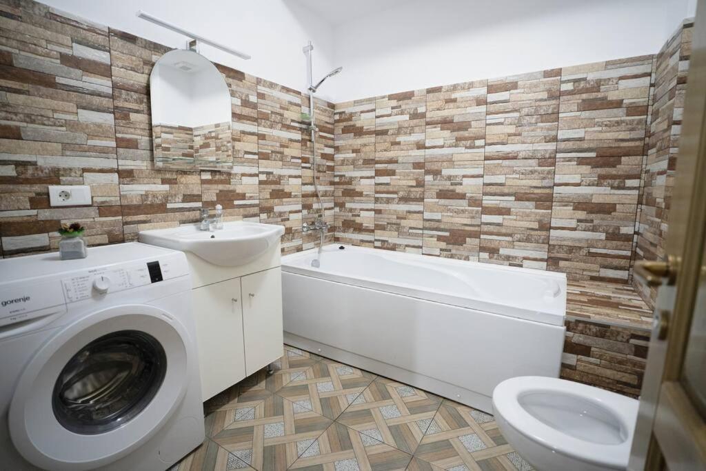 Alex 2 Apartament Iasi Esterno foto